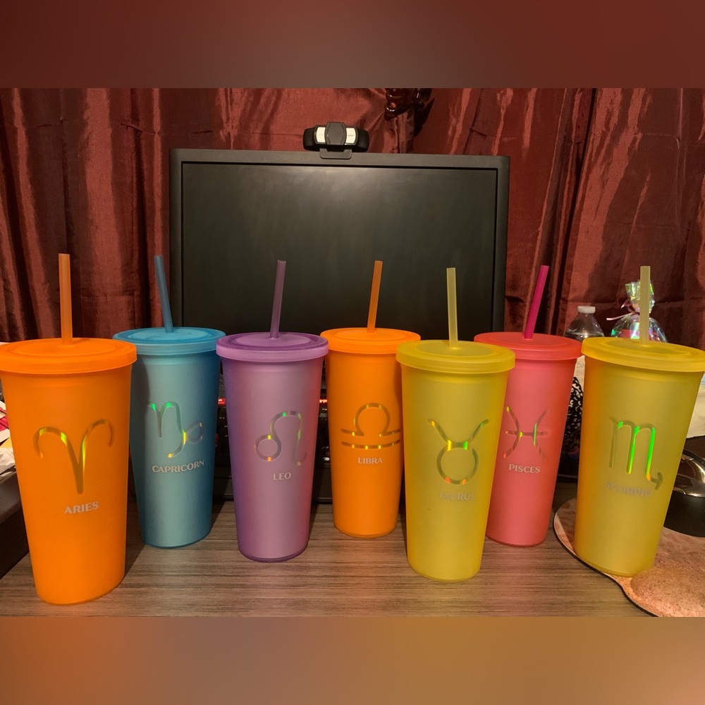 ✨Selling $7 each✨Modern Expressions NEW Tumbler with straw
